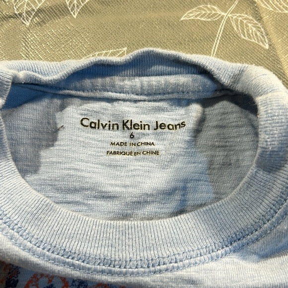 Calvin Klein Jeans Kids T-Shirt. - Picture 3 of 6